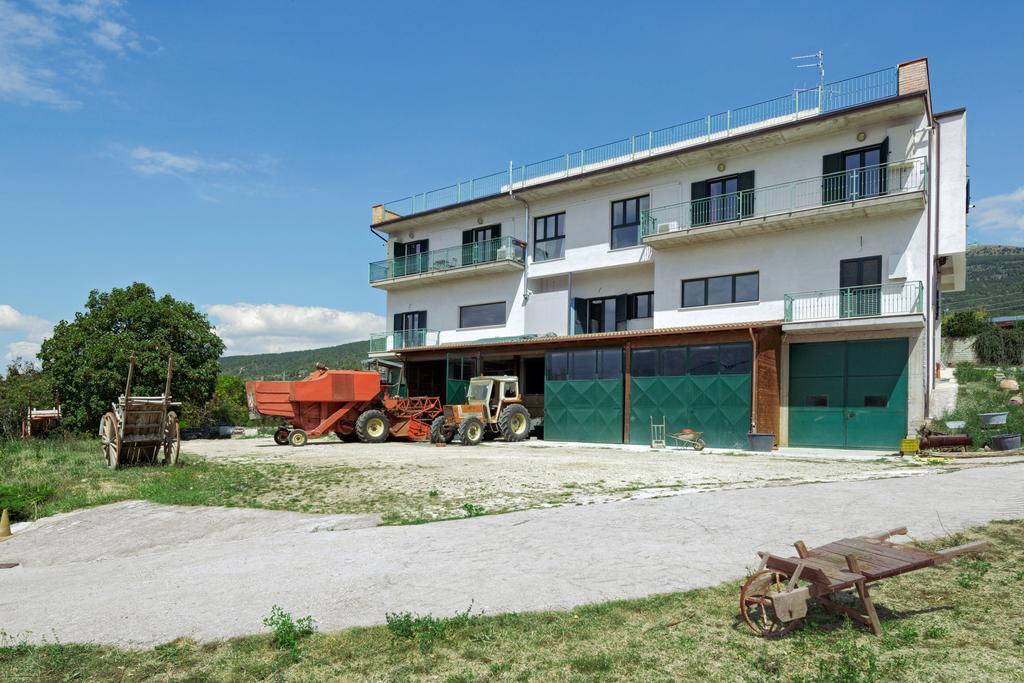 Agriturismo Statale 17 Poggio Picenze 外观 照片